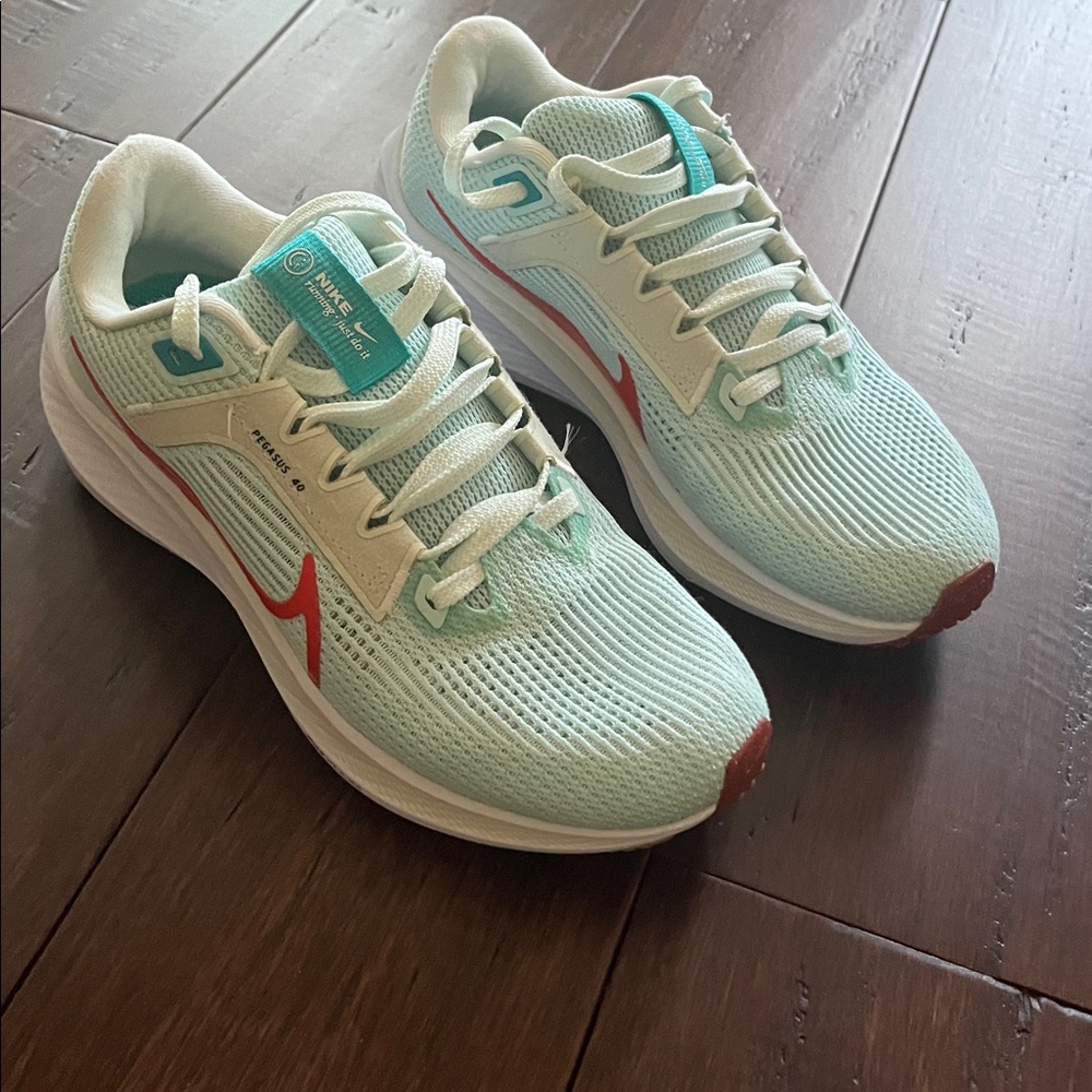 Women Pegasus 40